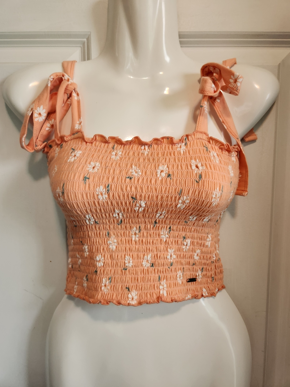 Hollister Peach Floral Smocked Tie-Shoulder Crop Top